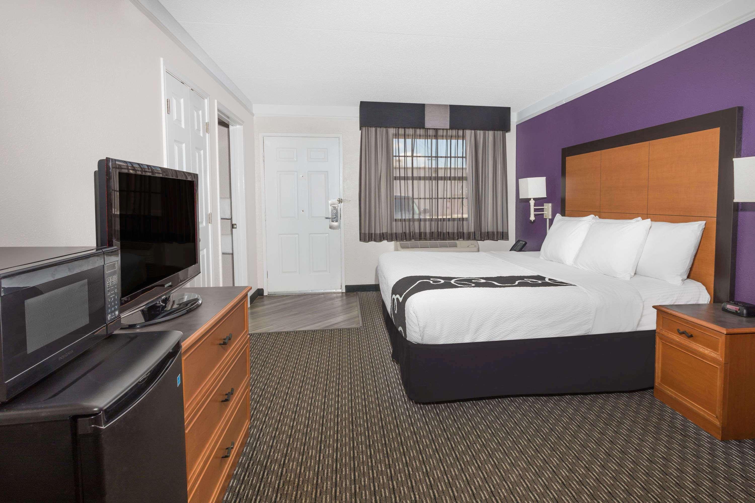 Baymont By Wyndham Greenville Woodruff Rd Εξωτερικό φωτογραφία