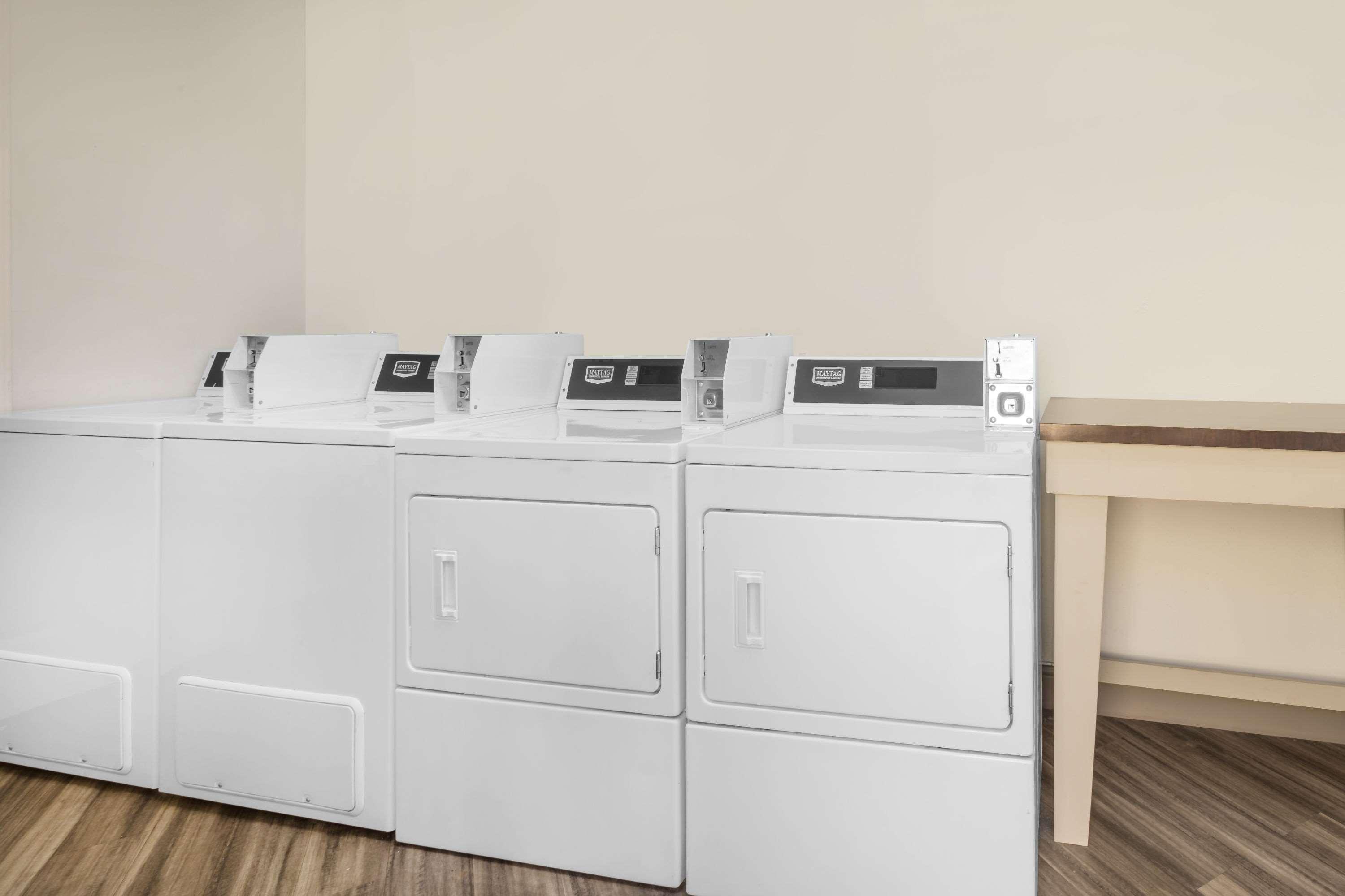 Baymont By Wyndham Greenville Woodruff Rd Εξωτερικό φωτογραφία