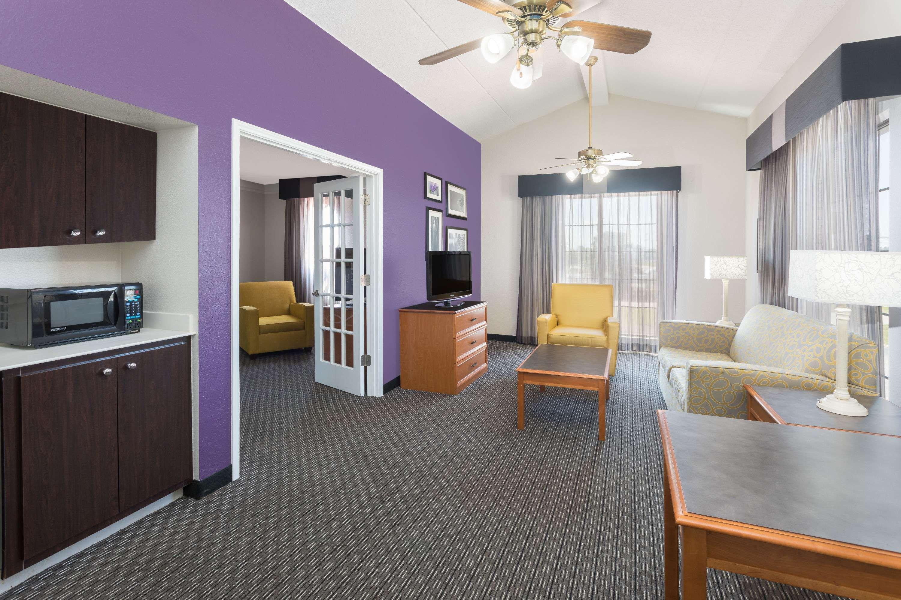 Baymont By Wyndham Greenville Woodruff Rd Εξωτερικό φωτογραφία