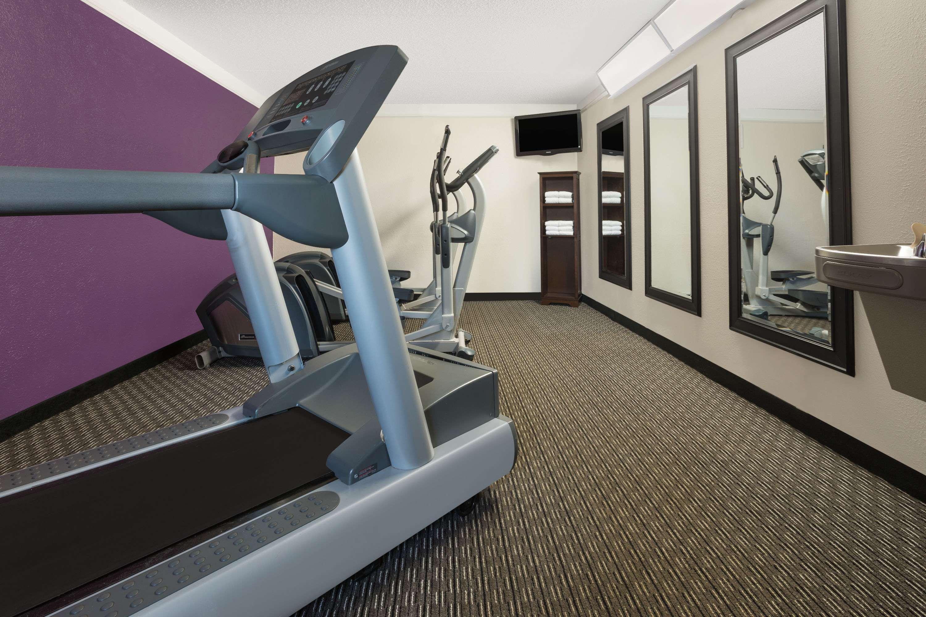 Baymont By Wyndham Greenville Woodruff Rd Εξωτερικό φωτογραφία