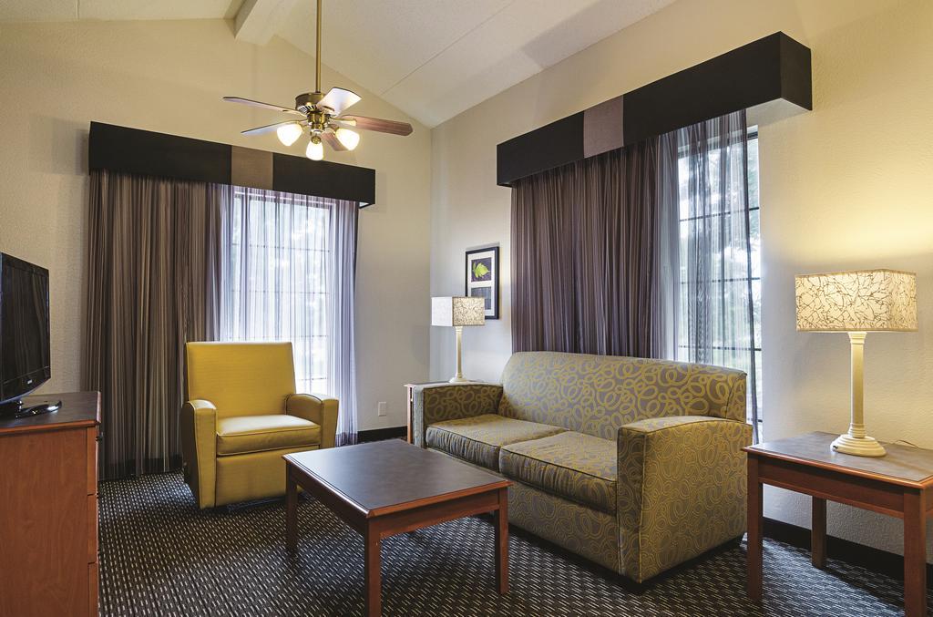 Baymont By Wyndham Greenville Woodruff Rd Εξωτερικό φωτογραφία
