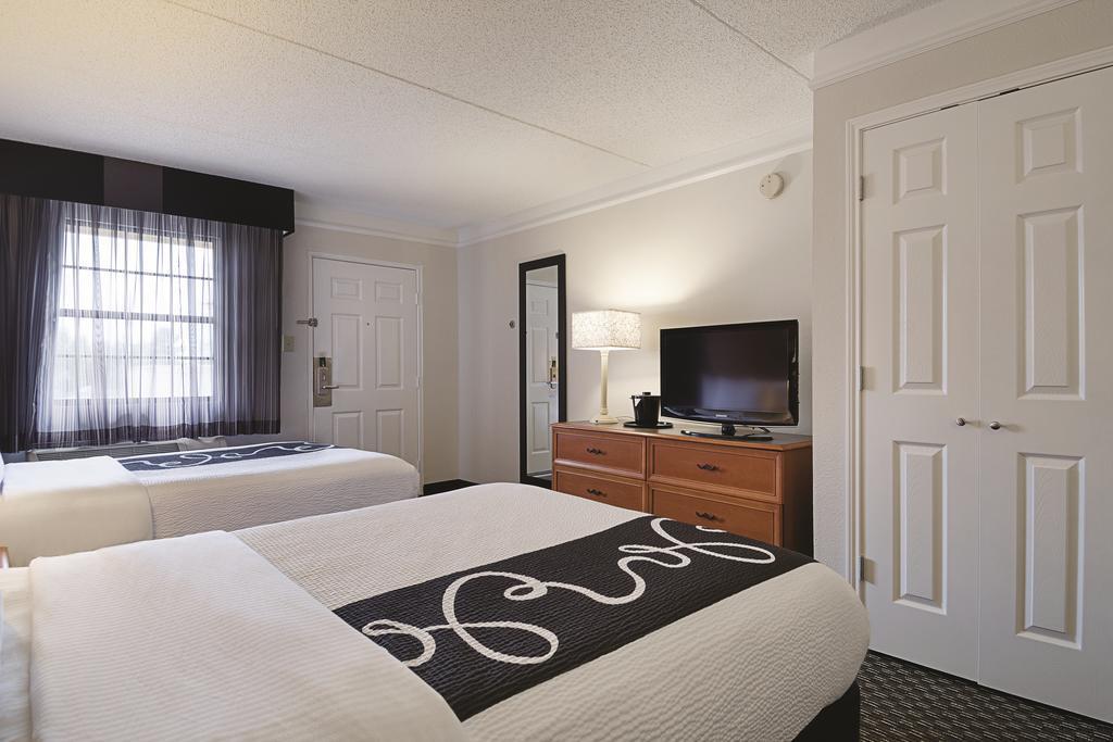 Baymont By Wyndham Greenville Woodruff Rd Εξωτερικό φωτογραφία