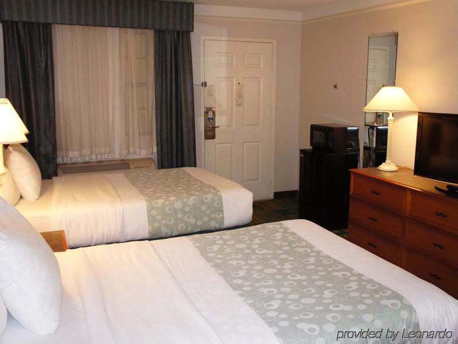 Baymont By Wyndham Greenville Woodruff Rd Εξωτερικό φωτογραφία