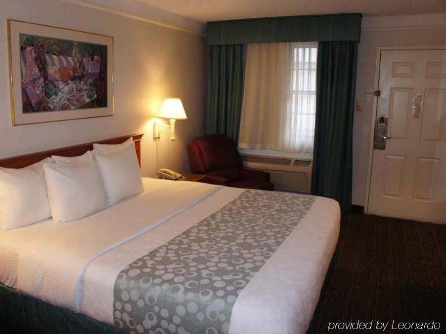 Baymont By Wyndham Greenville Woodruff Rd Εξωτερικό φωτογραφία