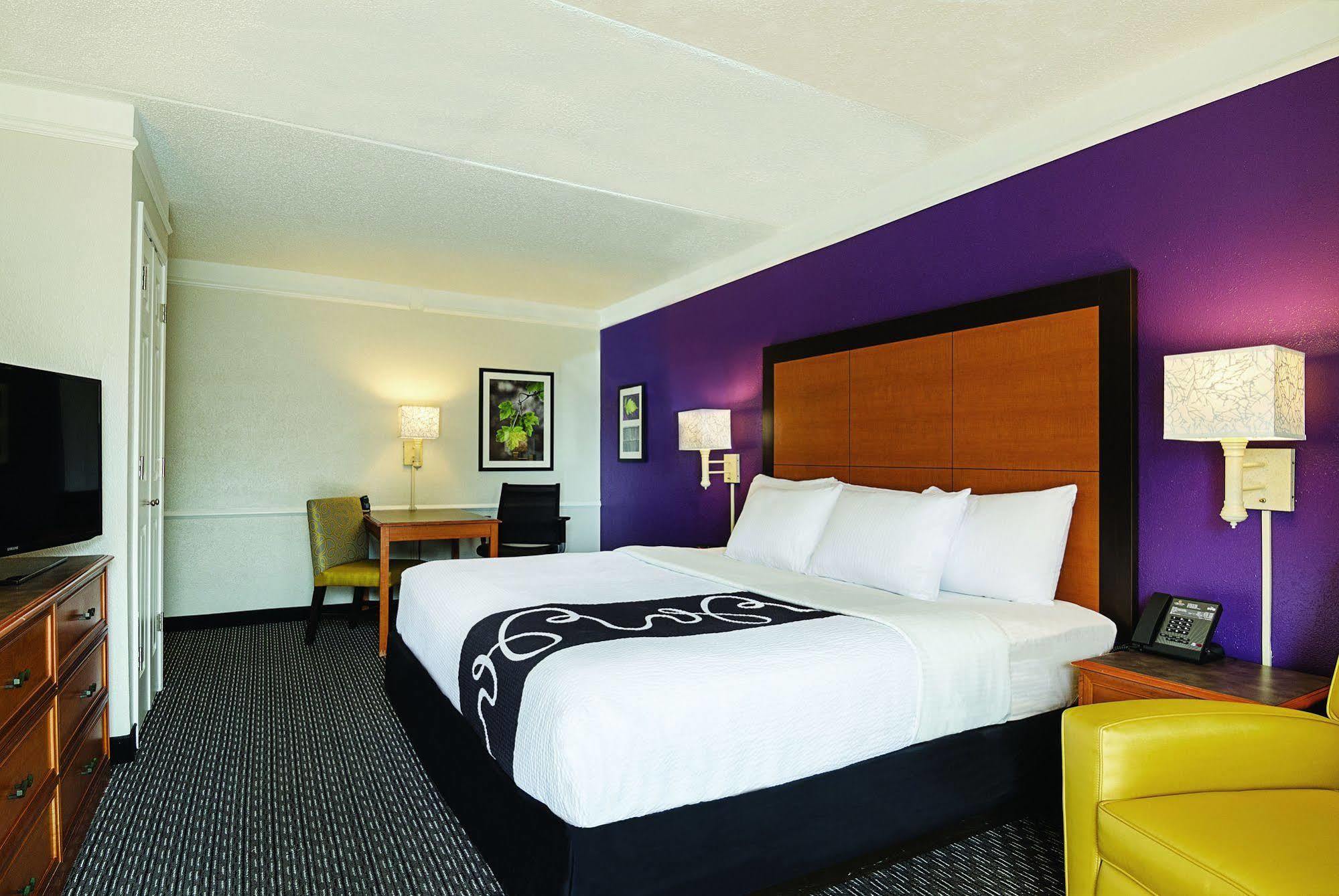 Baymont By Wyndham Greenville Woodruff Rd Εξωτερικό φωτογραφία