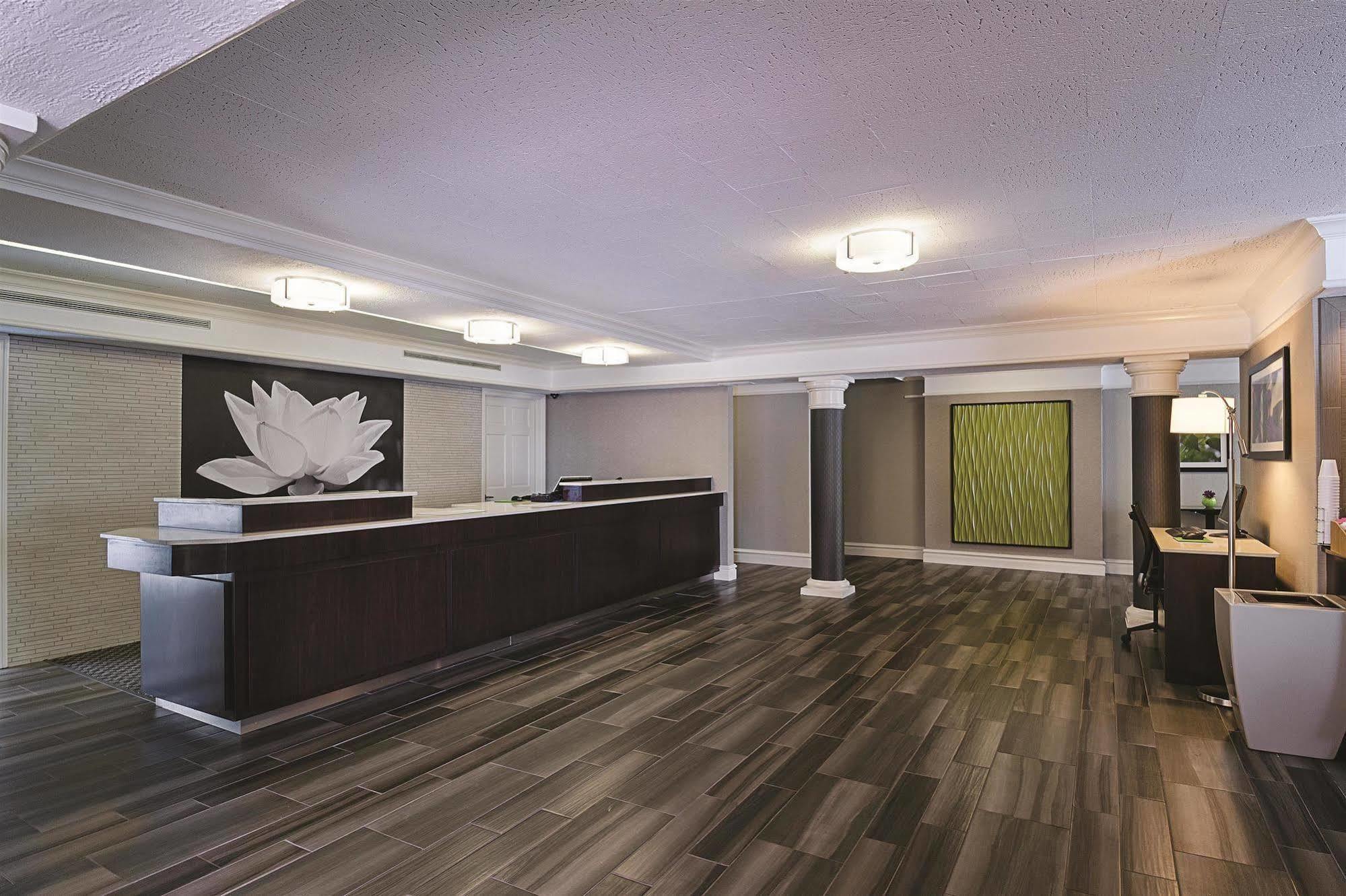 Baymont By Wyndham Greenville Woodruff Rd Εξωτερικό φωτογραφία