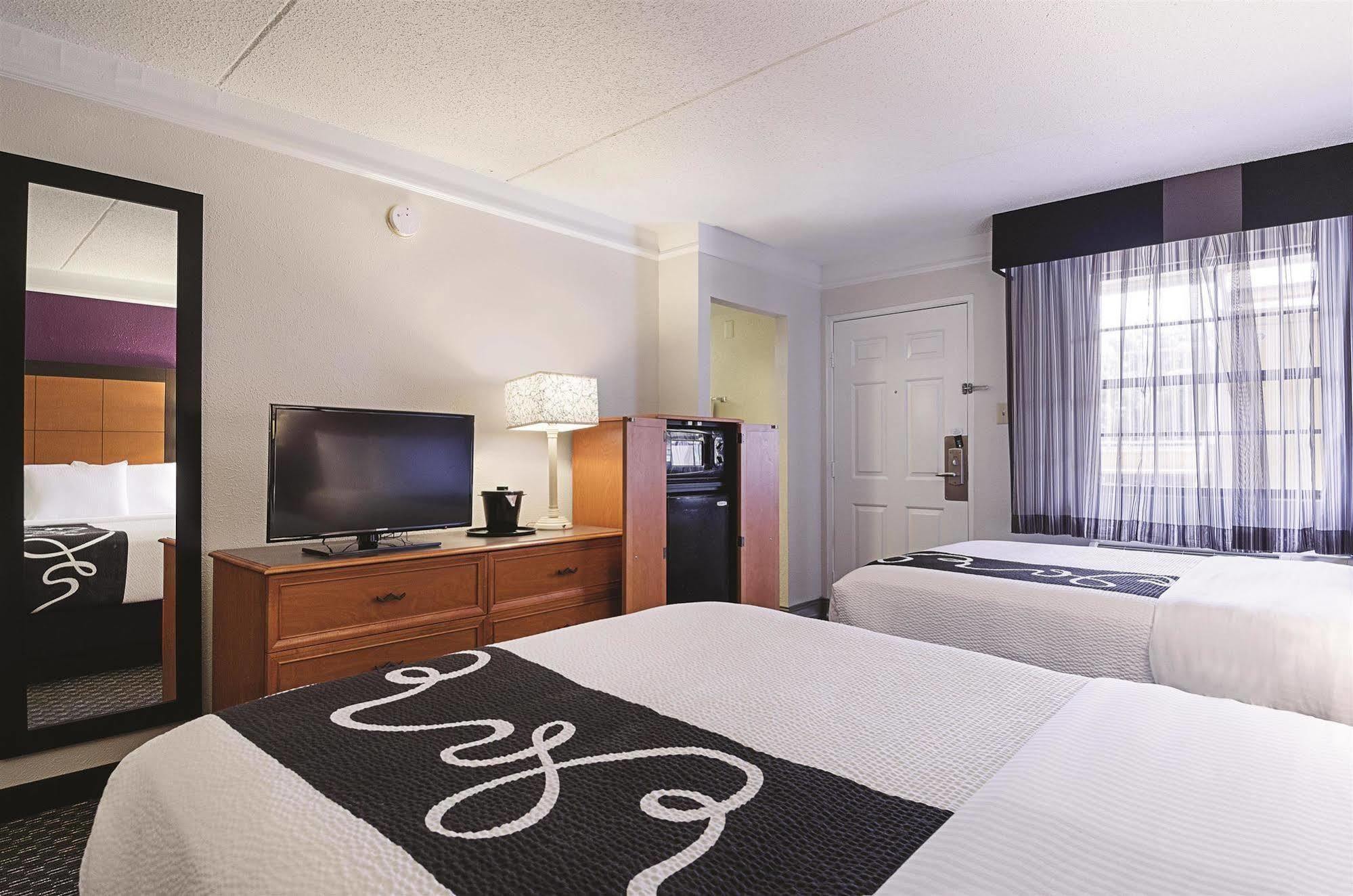 Baymont By Wyndham Greenville Woodruff Rd Εξωτερικό φωτογραφία