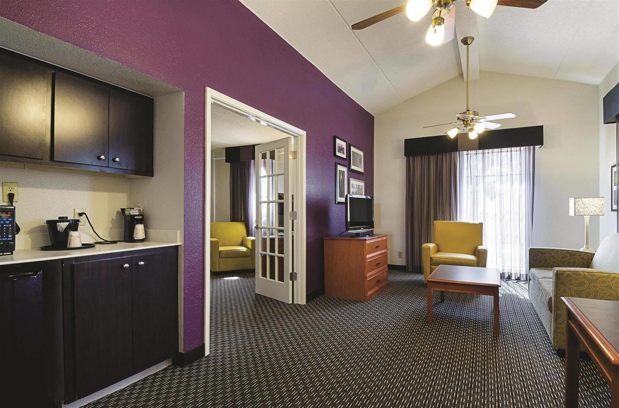 Baymont By Wyndham Greenville Woodruff Rd Εξωτερικό φωτογραφία