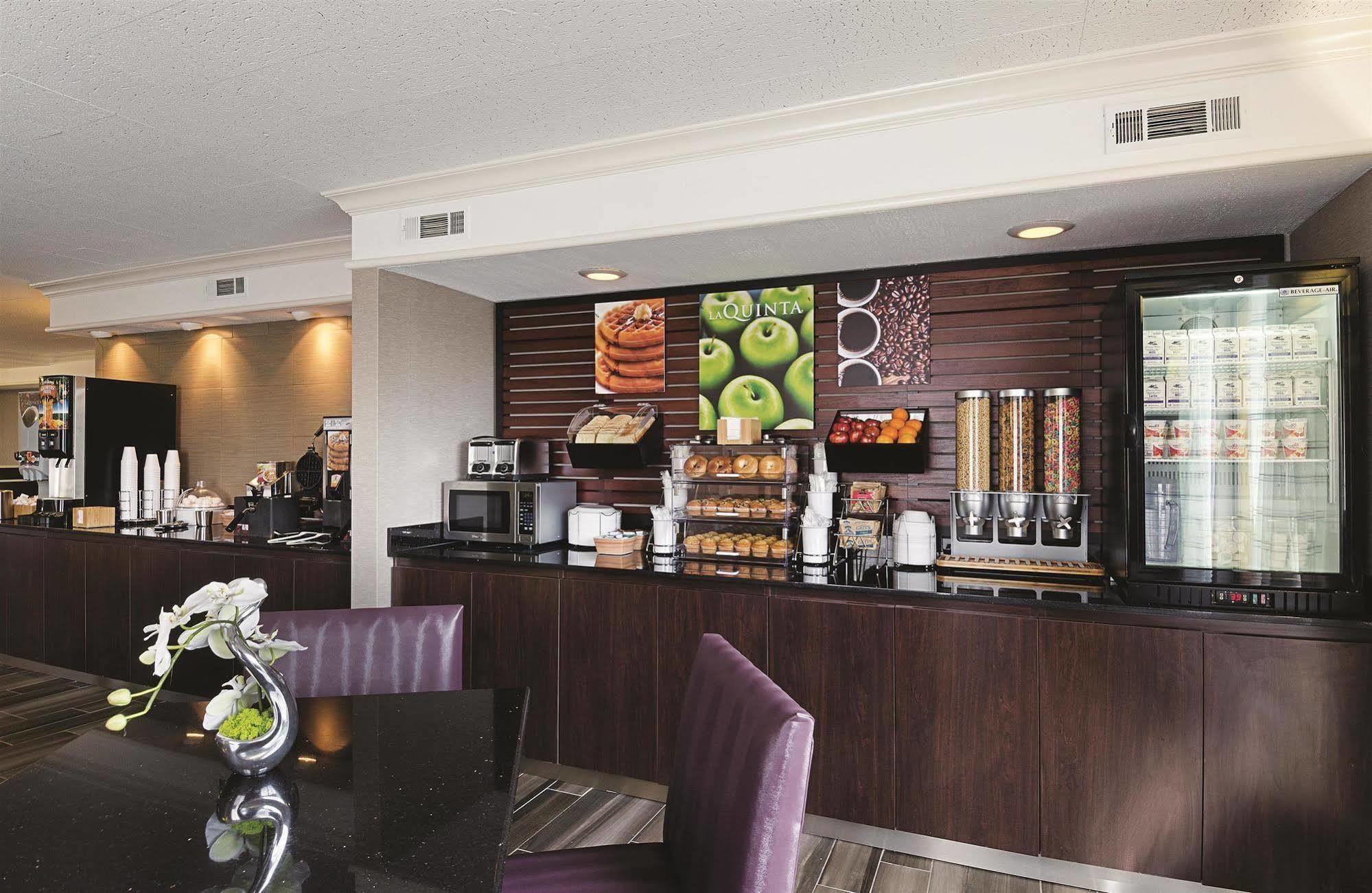 Baymont By Wyndham Greenville Woodruff Rd Εξωτερικό φωτογραφία